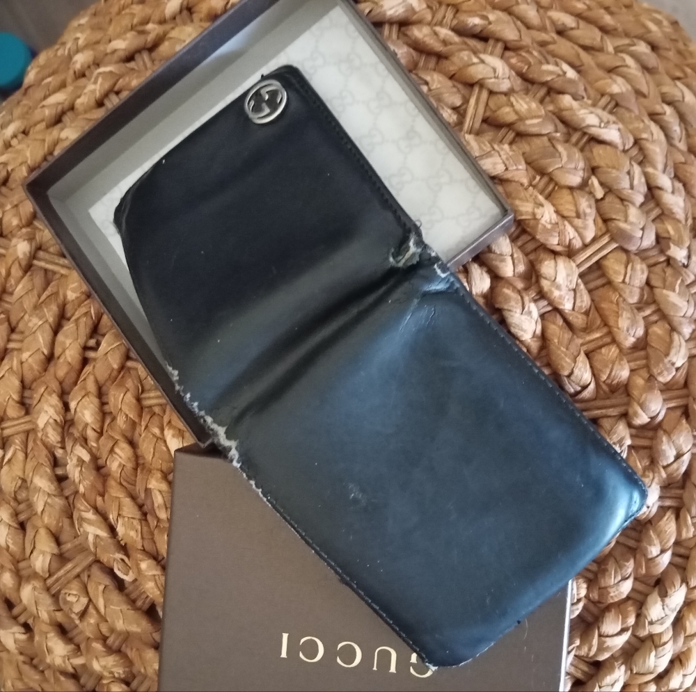 Authentic Gucci Wallet - Picture 2 of 5